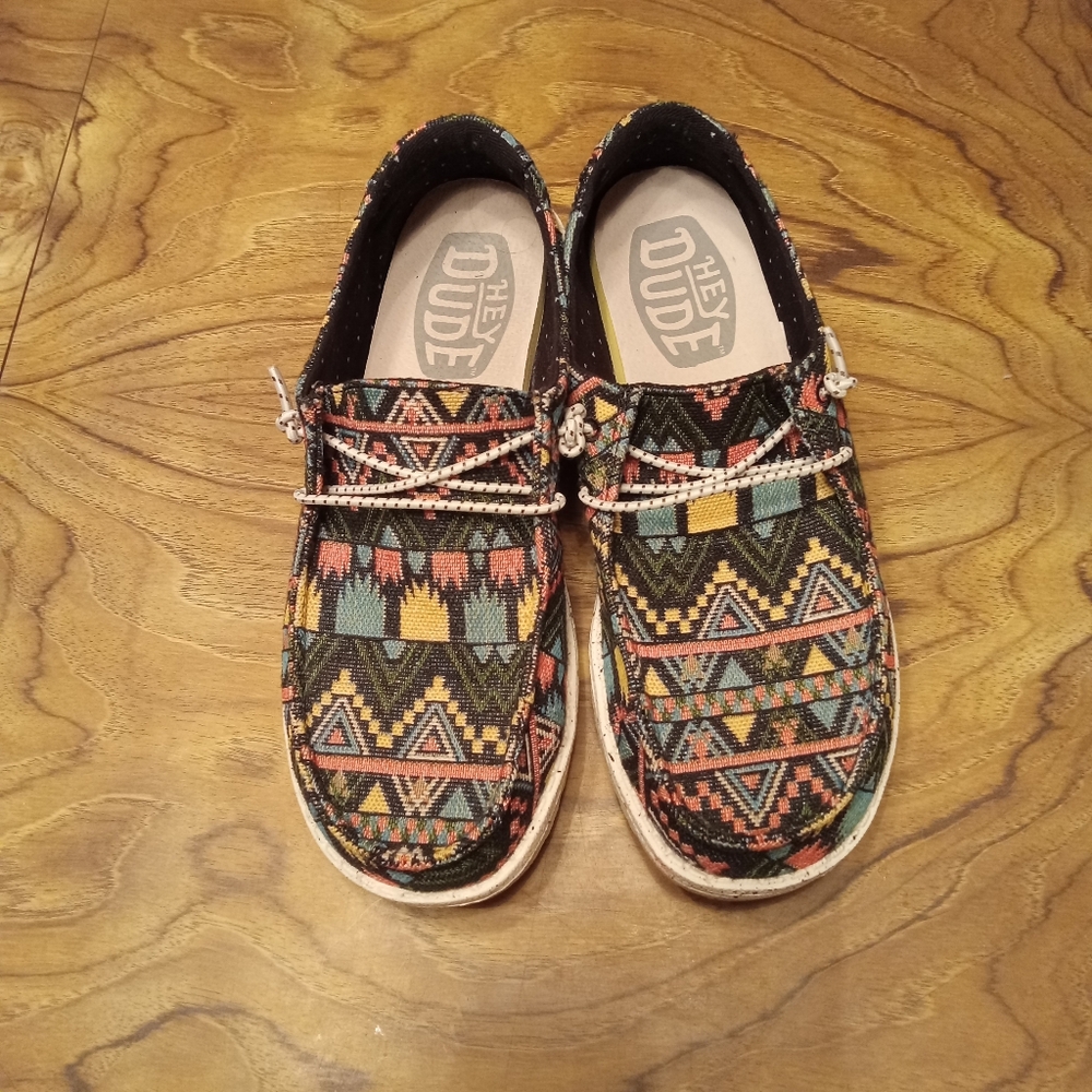 Hey Dude Women's Slip-on Loafers Multicolor Geometric Design Exclusive Size 7 - Picture 2 of 5